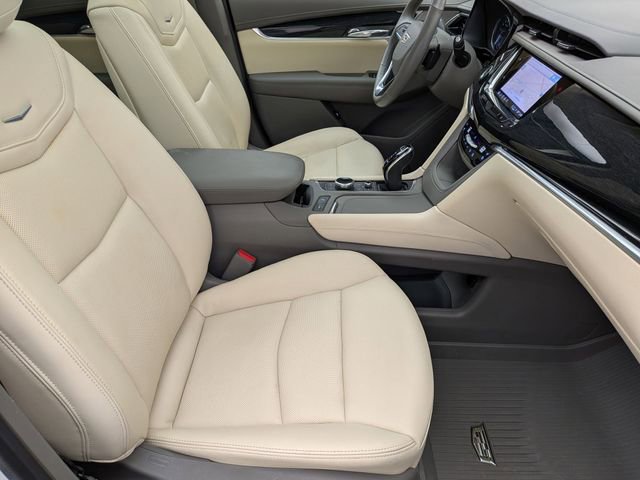Certified 2023 Cadillac XT6 Premium Luxury w/ LPO, Floor Liner Package AWD/4WD image 28