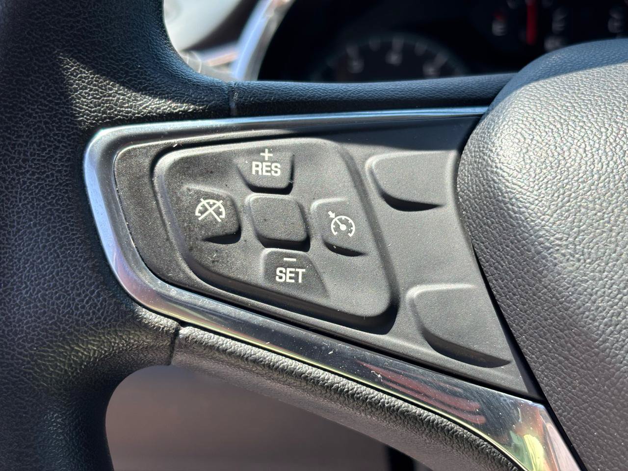 Used 2017 Chevrolet Malibu LT FWD image 20