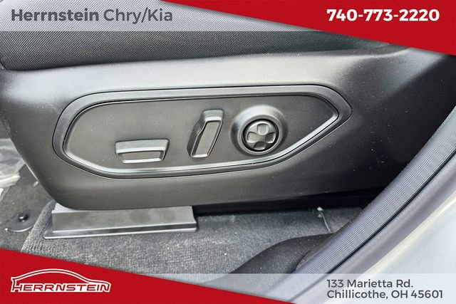 New 2026 Jeep Grand Cherokee Laredo image 16