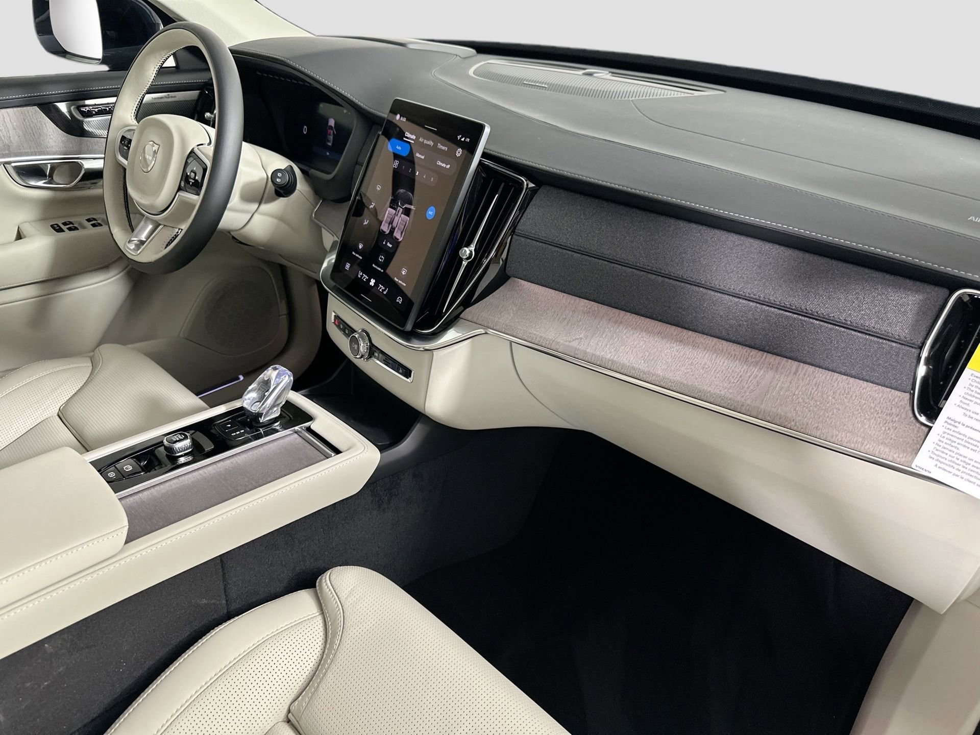 New 2026 Volvo XC90 T8 Ultra w/ Protection Package Premier image 32