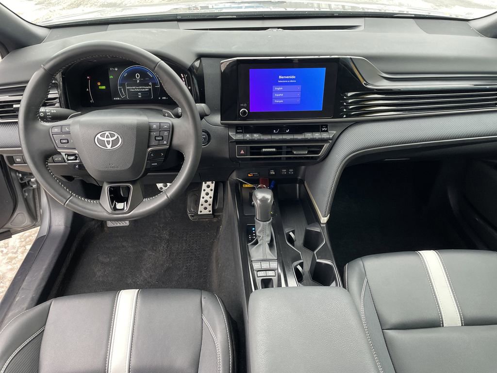 Used 2025 Toyota Camry SE AWD/4WD image 15