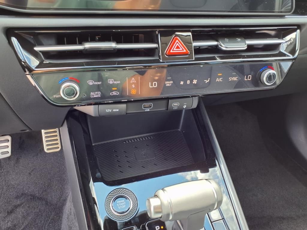 New 2025 Kia Niro EX Touring image 23