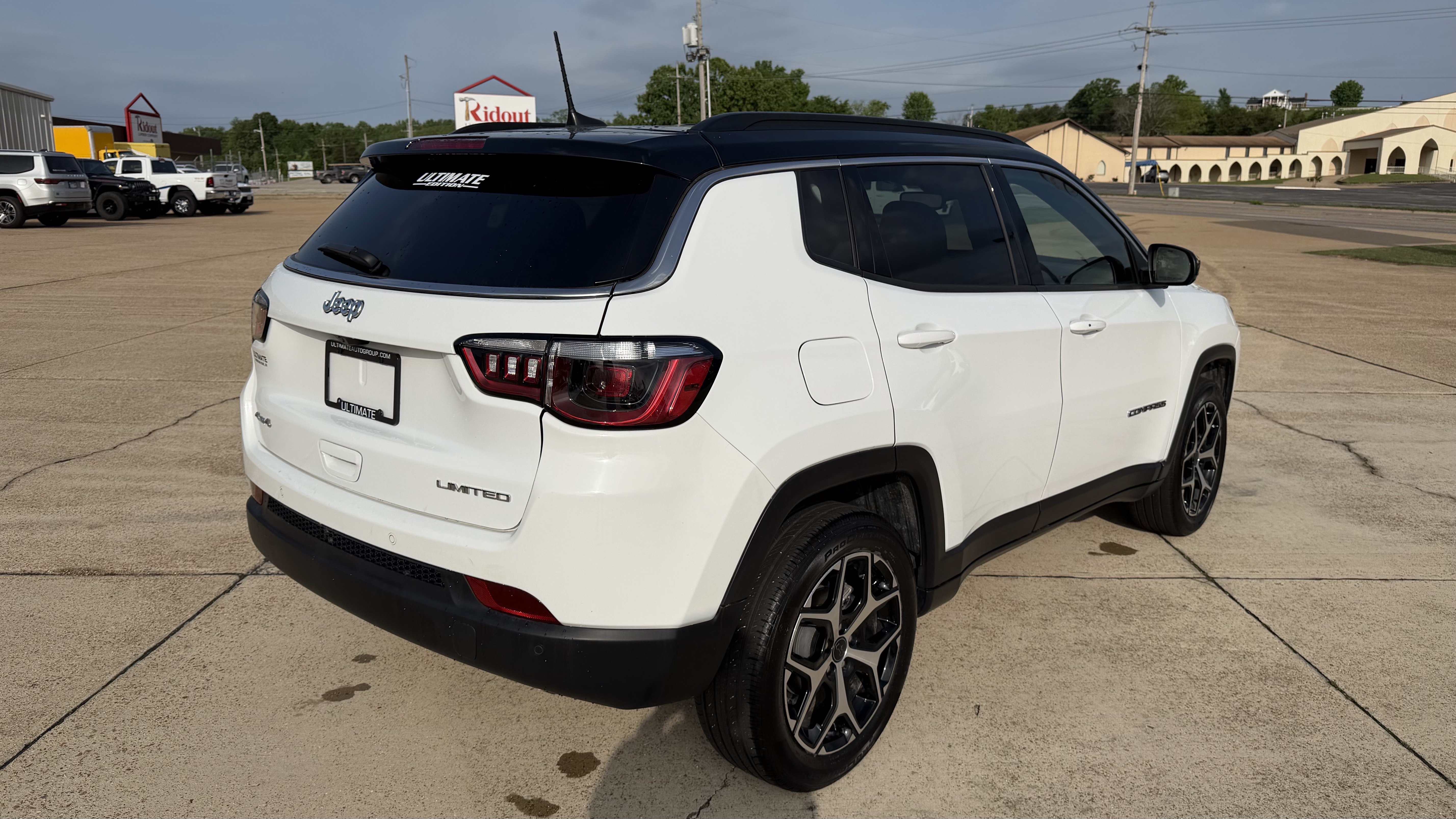 Used 2025 Jeep Compass Limited AWD/4WD image 7