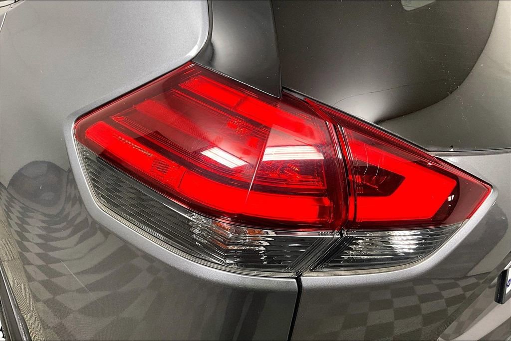 Used 2017 Nissan Rogue S w/ Appearance Package image 28