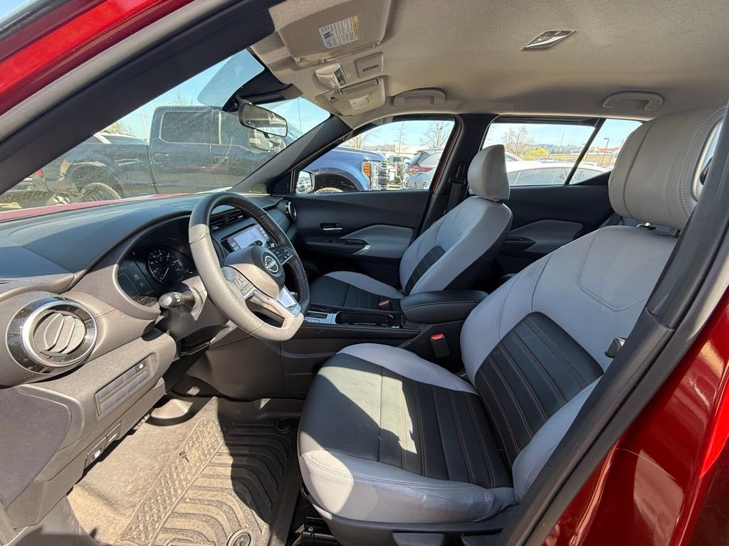 Used 2024 Nissan Kicks SR w/ SR Premium Package image 6