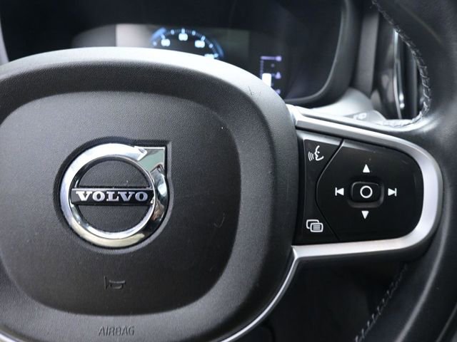 Used 2019 Volvo XC60 T5 Momentum w/ Premium Package image 14
