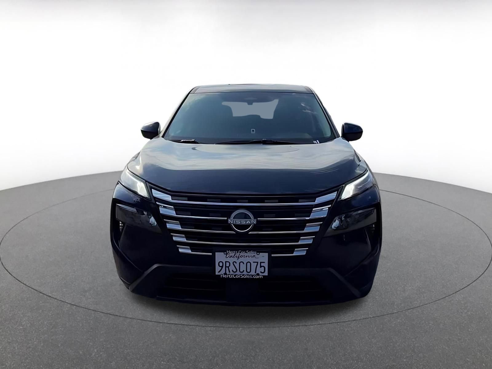 Used 2025 Nissan Rogue SV FWD image 4