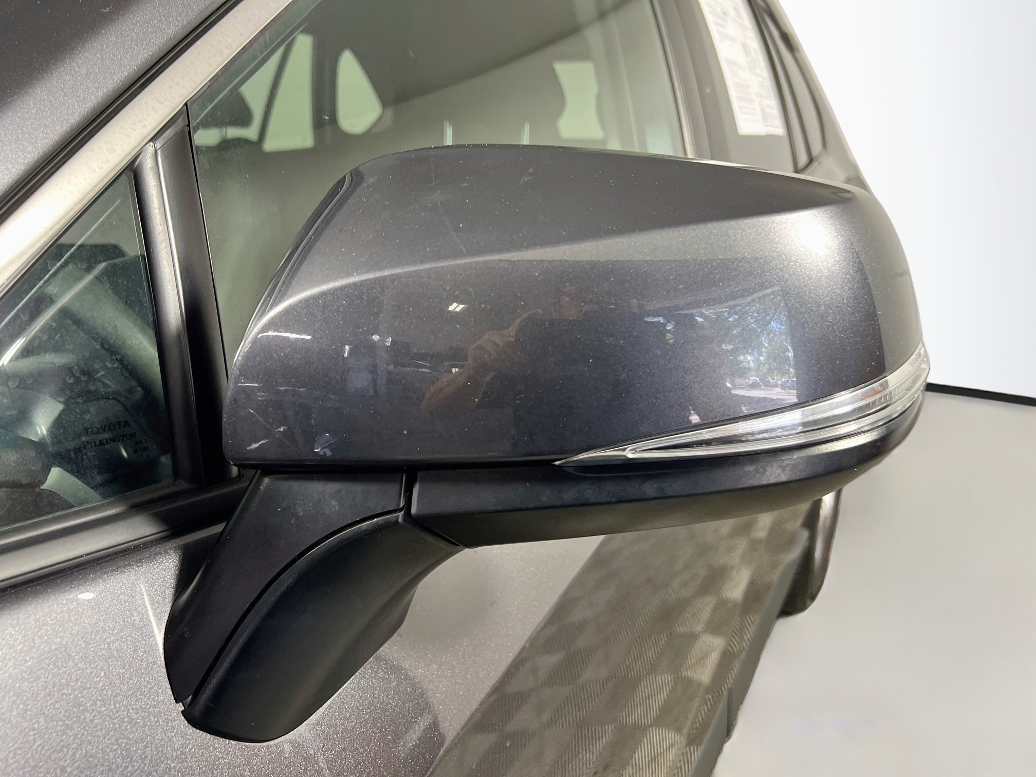 Used 2025 Toyota RAV4 XLE FWD image 13