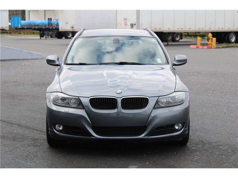 Used 2011 BMW 328i xDrive Wagon image 5