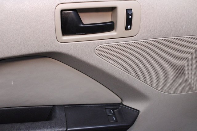 Used 2010 Ford Mustang Coupe image 13