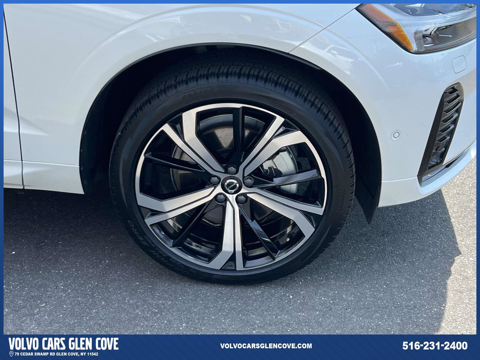 Used 2024 Volvo XC60 B5 Ultimate w/ Protection Package Premier image 6