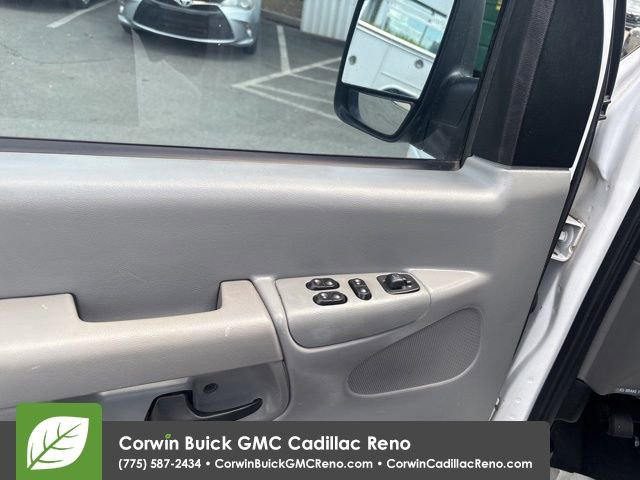 Used 2006 Ford E-350 and Econoline 350 Super Duty RWD image 12