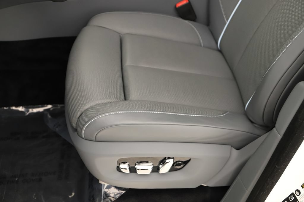 Used 2024 Rolls-Royce Cullinan w/ Cullinan Package AWD/4WD image 24