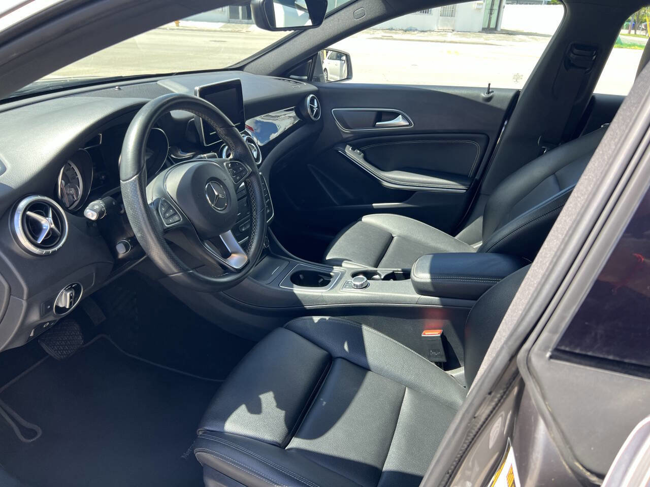 Used 2016 Mercedes-Benz CLA 250 4MATIC image 11