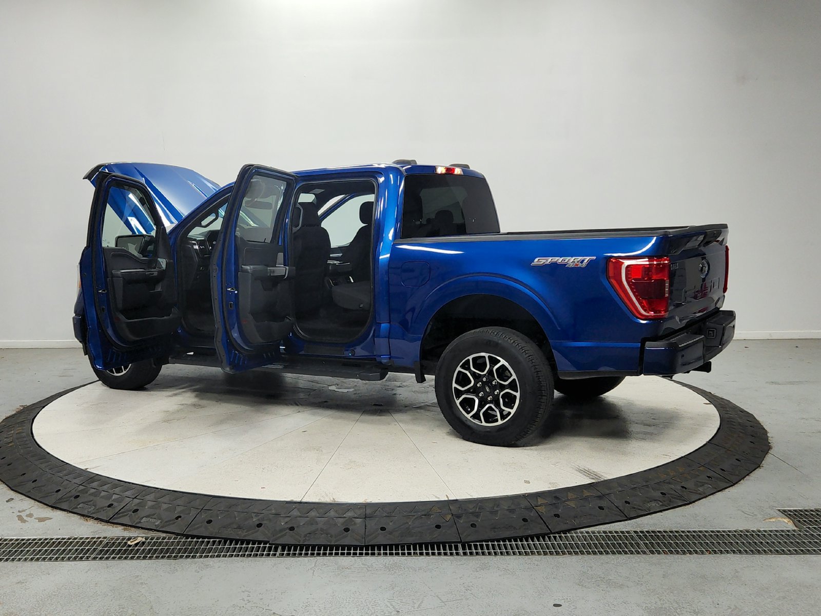 Used 2022 Ford F150 XLT w/ Equipment Group 301A Mid AWD/4WD image 14