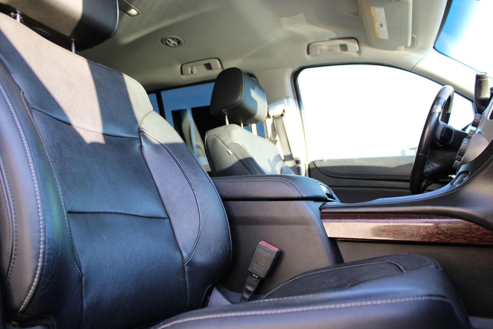 Used 2019 GMC Yukon XL SLT w/ Graphite Performance Edition image 14