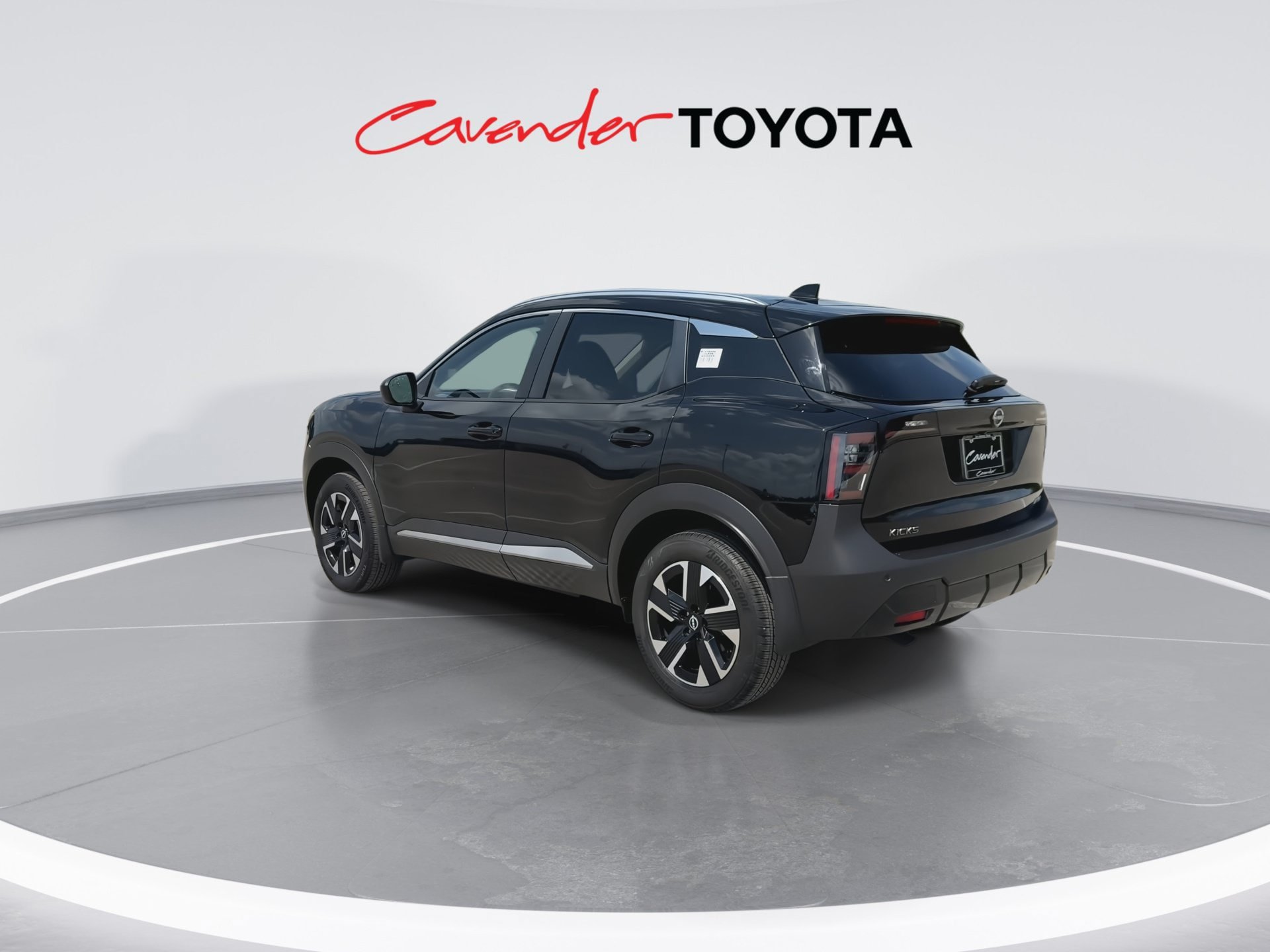 Used 2026 Nissan Kicks SV w/ SV Premium Package AWD/4WD image 6