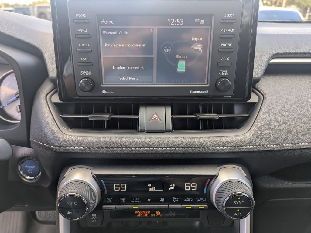 Used 2020 Toyota RAV4 XLE image 18