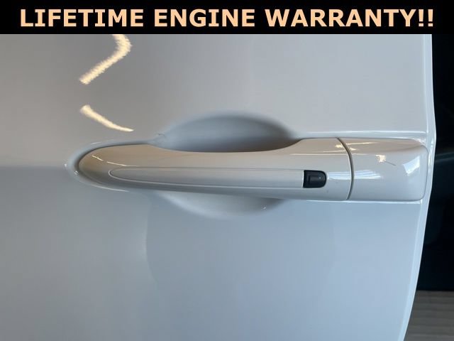 Used 2024 Chrysler Pacifica Touring-L FWD image 34