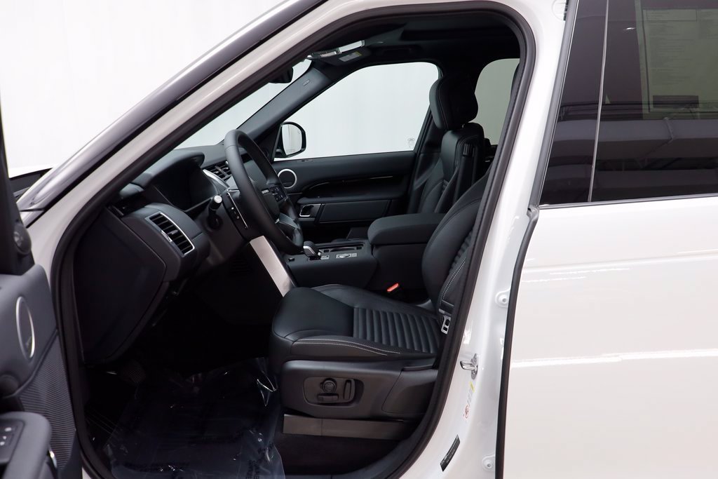 New 2025 Land Rover Discovery S AWD/4WD image 7