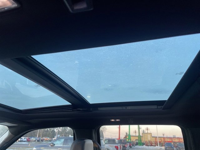 Used 2022 Ford F150 Lariat w/ Equipment Group 502A High image 9