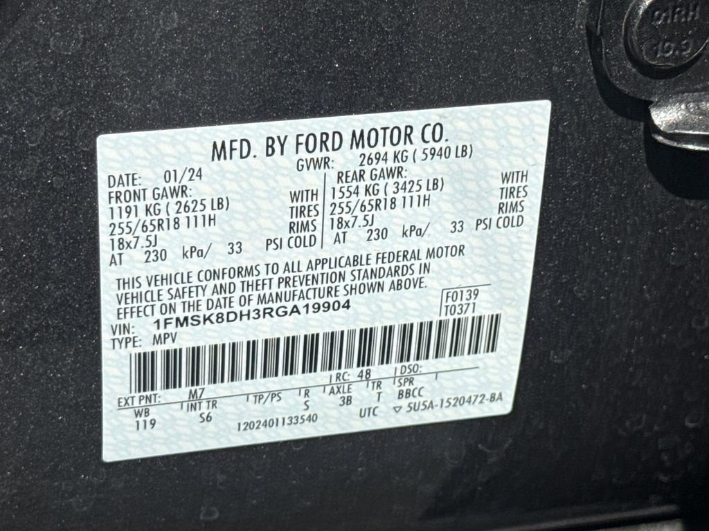 Used 2024 Ford Explorer XLT w/ Equipment Group 202A AWD/4WD image 32