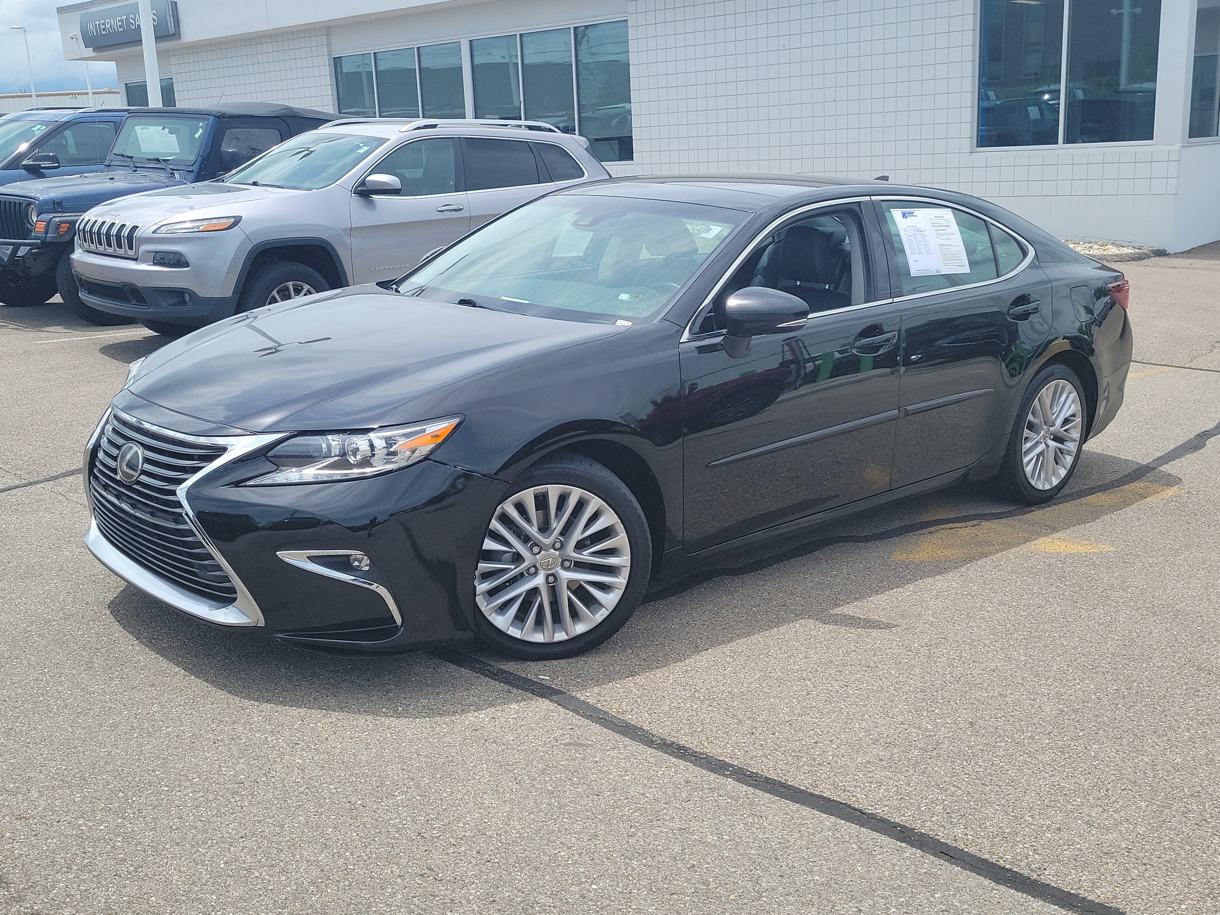 Used 2018 Lexus ES 350 w/ Luxury Package w/Wood Trim FWD 360° Tour
