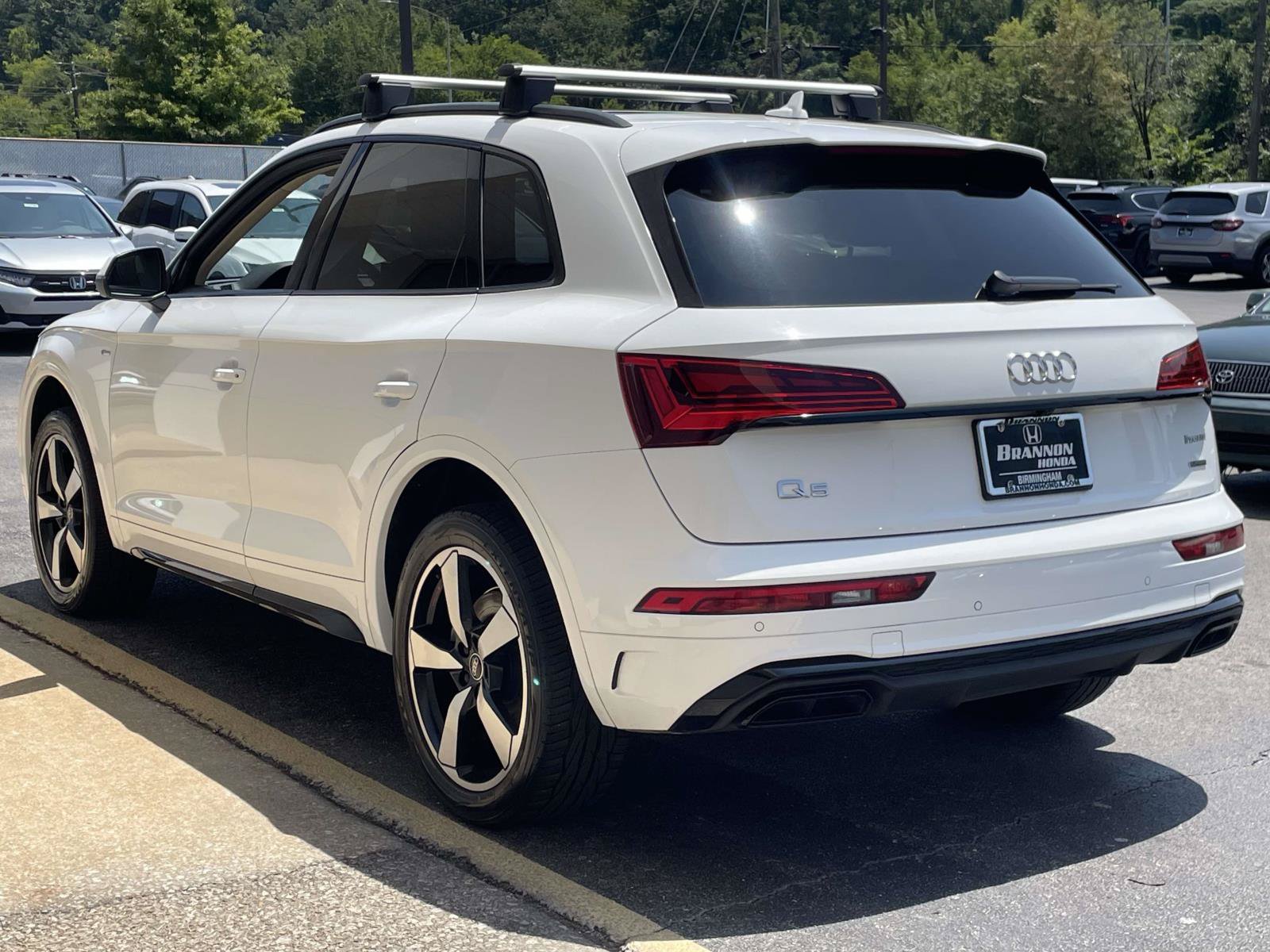 Used 2022 Audi Q5 2.0T Premium Plus w/ Premium Plus Package AWD/4WD image 3