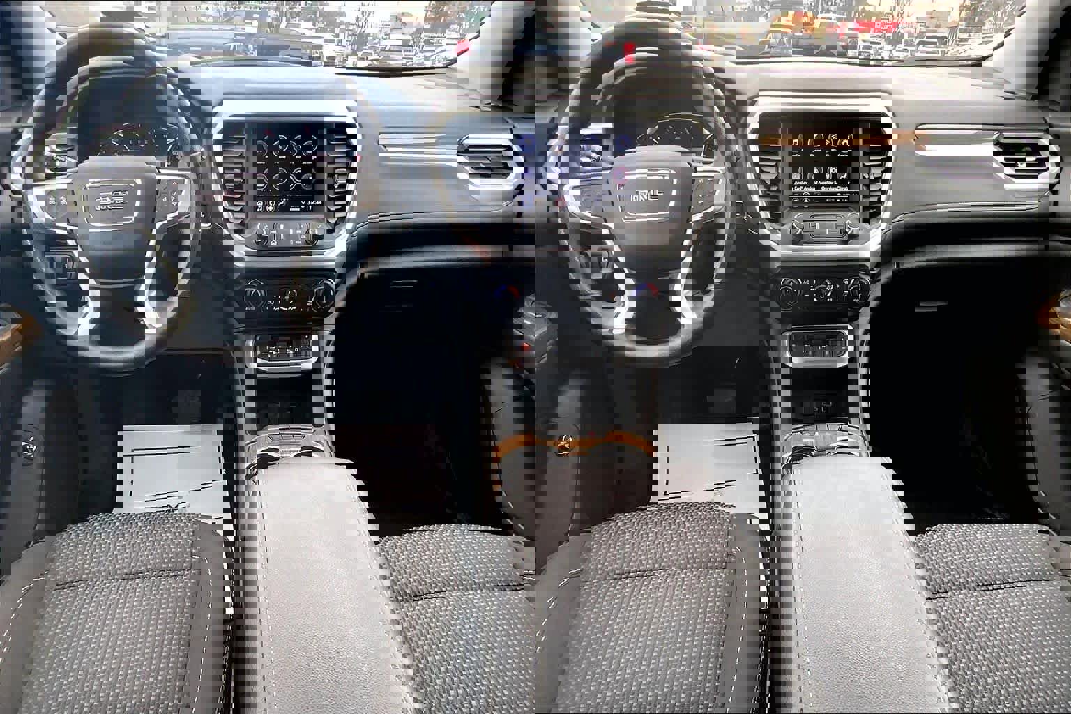 Used 2023 GMC Acadia SLE w/ Driver Convenience Package image 14