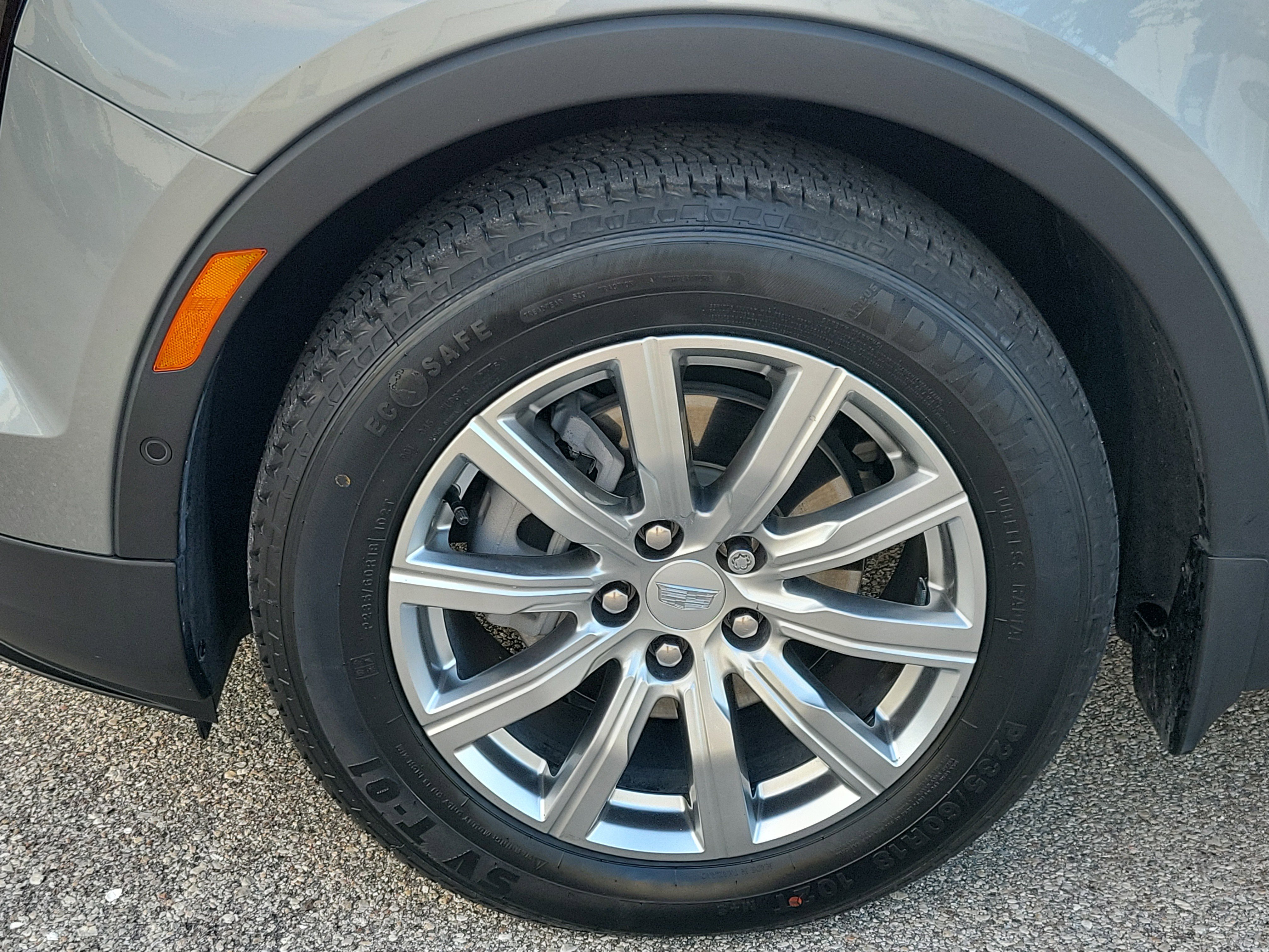 Used 2023 Cadillac XT4 Premium Luxury w/ Enhanced Visibility Package image 8