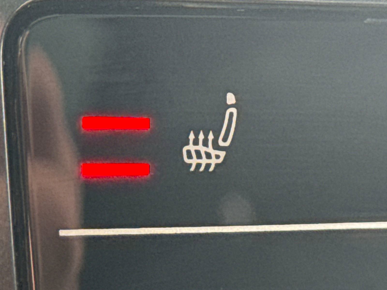 Certified 2022 Volkswagen Tiguan SE R-Line image 26