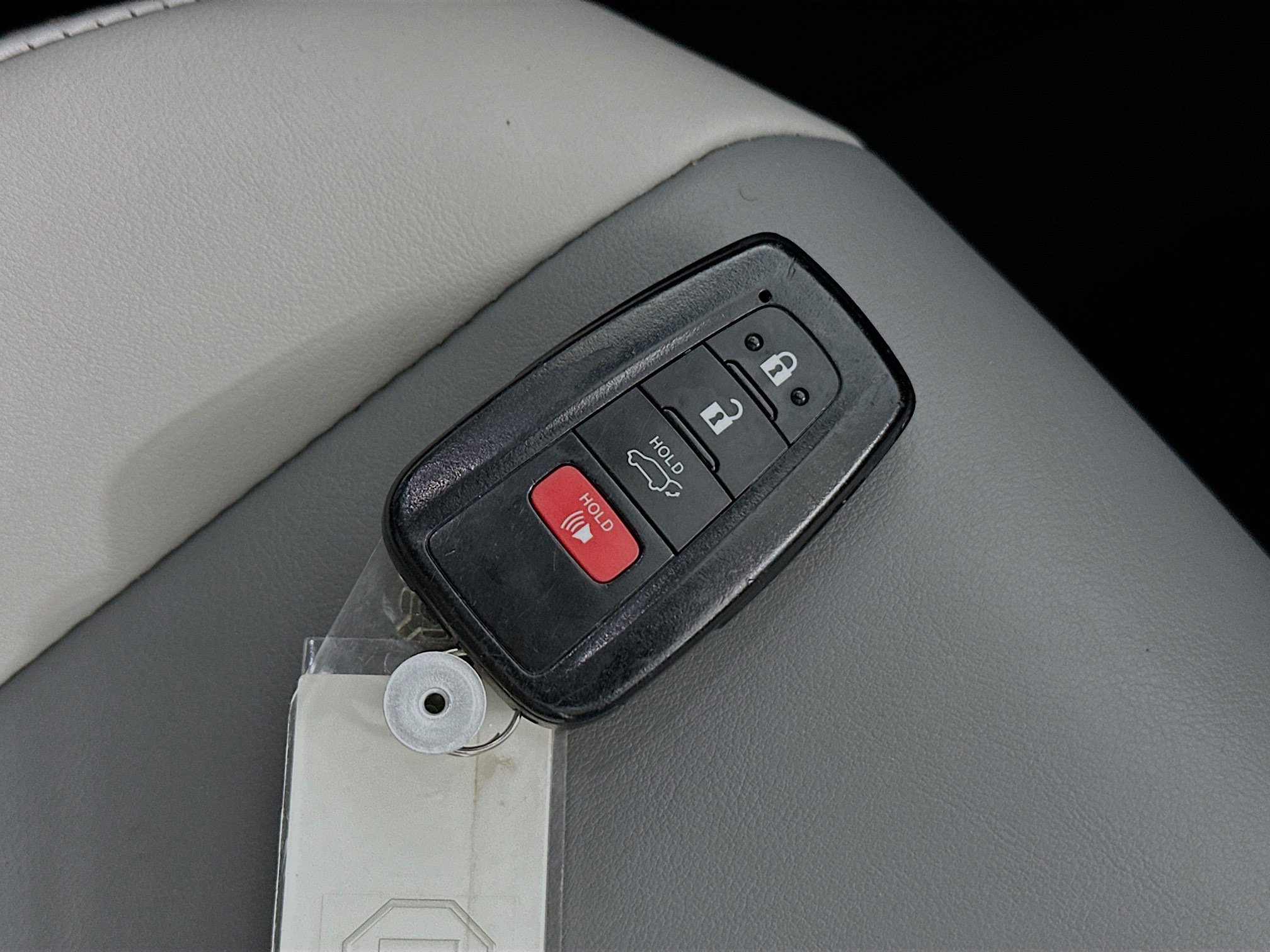 Used 2022 Toyota RAV4 XLE Premium FWD image 30