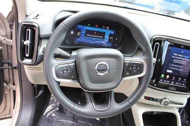 Certified 2023 Volvo XC40 B5 Ultimate w/ Climate Package AWD/4WD image 29