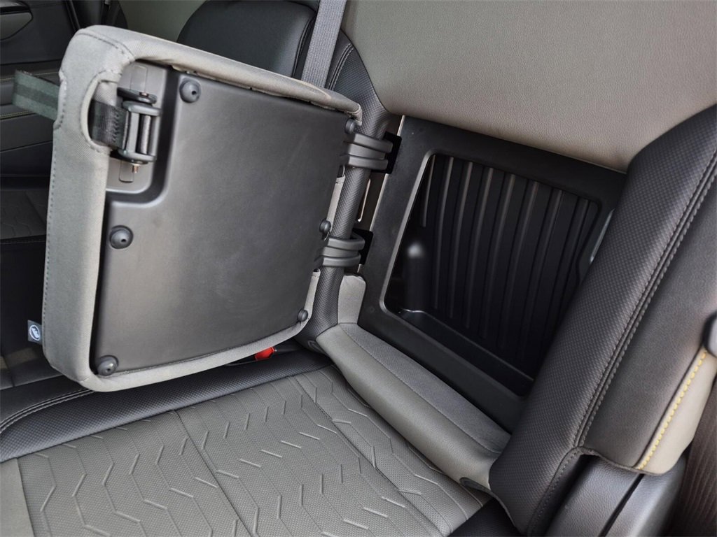 Used 2022 Chevrolet Silverado 1500 ZR2 w/ Technology Package image 39