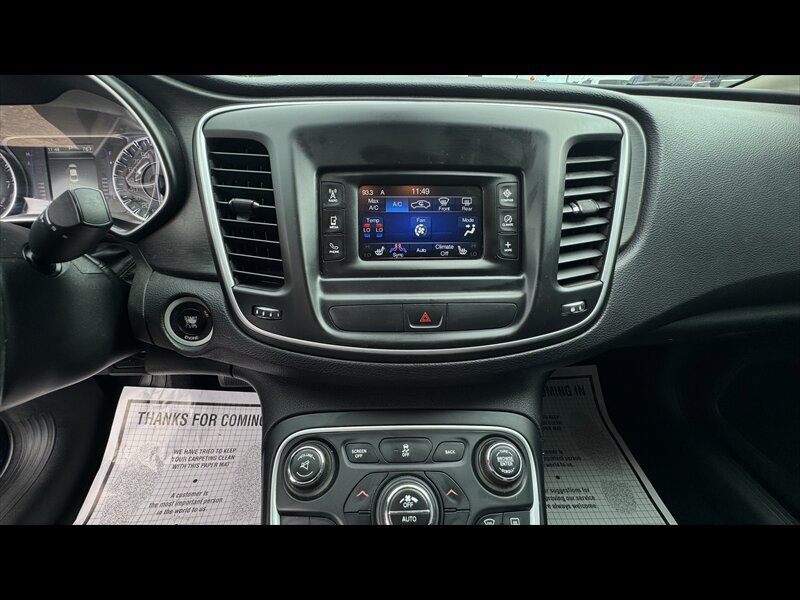 Used 2015 Chrysler 200 Limited w/ Convenience Group FWD image 17