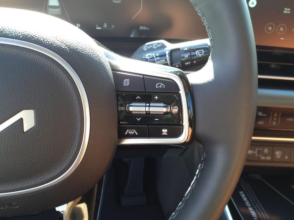 New 2025 Kia Carnival SX Prestige image 21