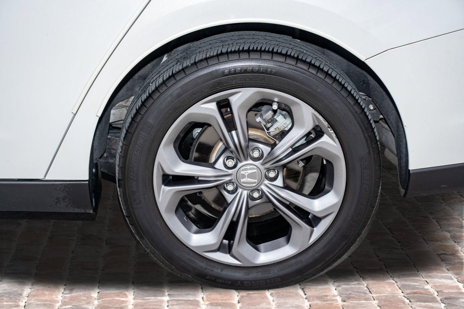 Used 2023 Honda Accord EX image 40