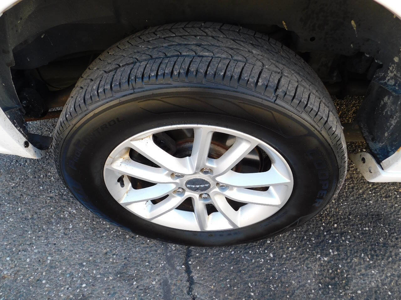 Used 2016 Dodge Grand Caravan SXT image 18