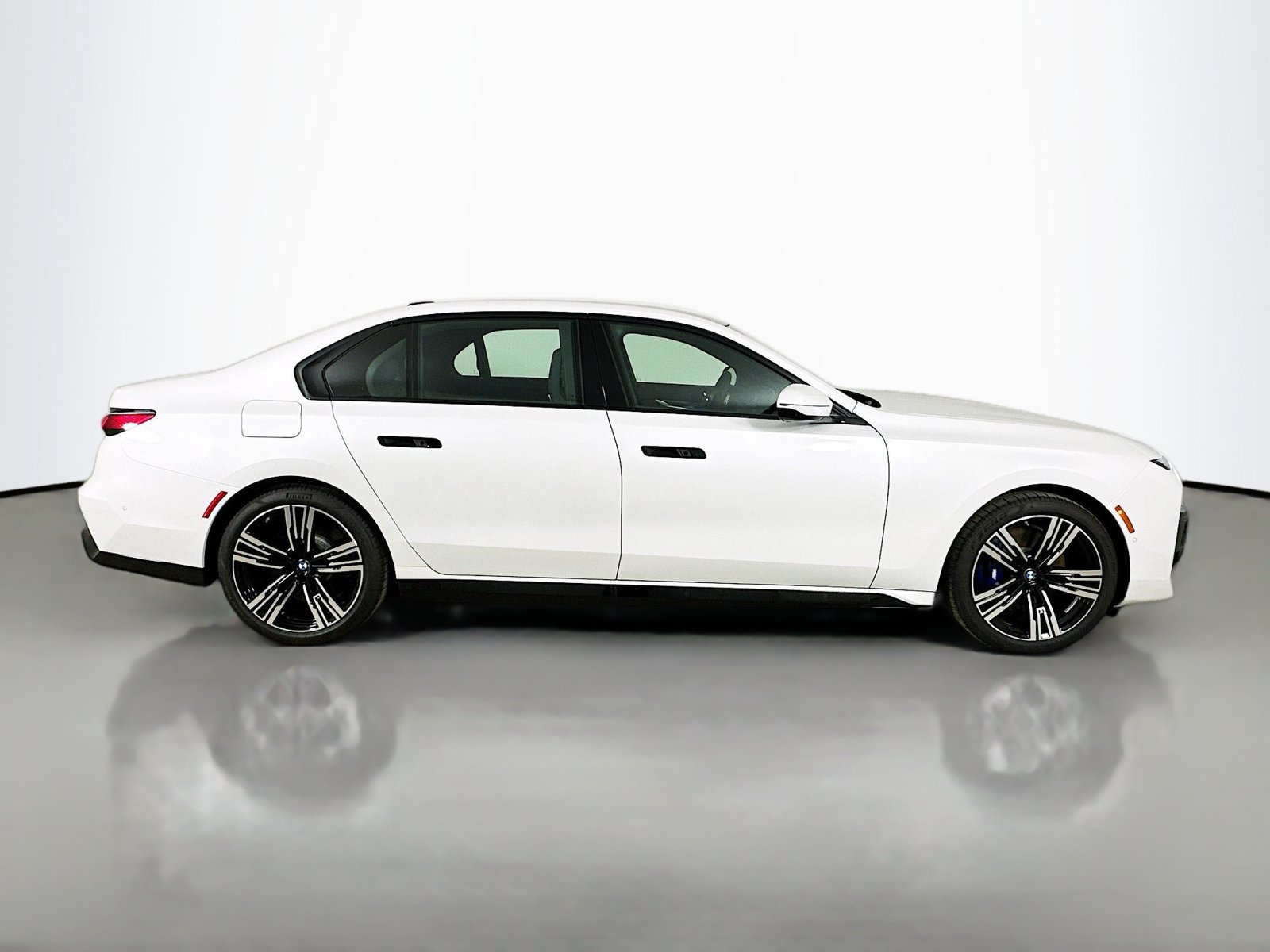 New 2026 BMW 760i xDrive w/ Executive Package AWD/4WD image 4