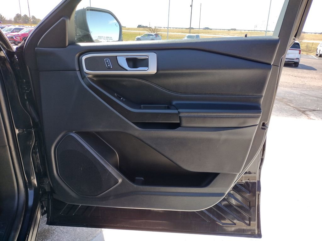 Used 2020 Ford Explorer XLT w/ Equipment Group 202A image 28