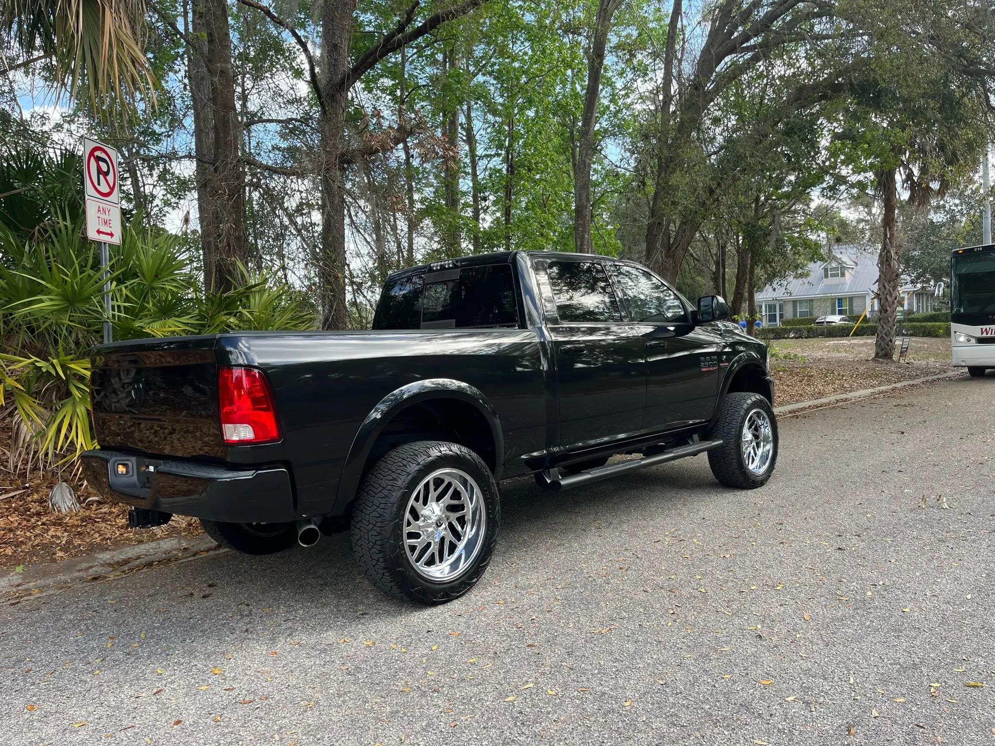 Used 2018 RAM 2500 Big Horn w/ Sport Appearance Group image 3