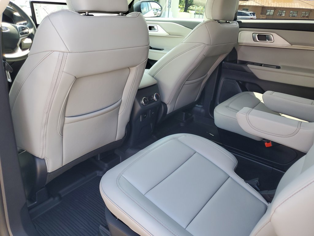 Used 2026 Ford Explorer Active w/ Active Comfort Package RWD image 22