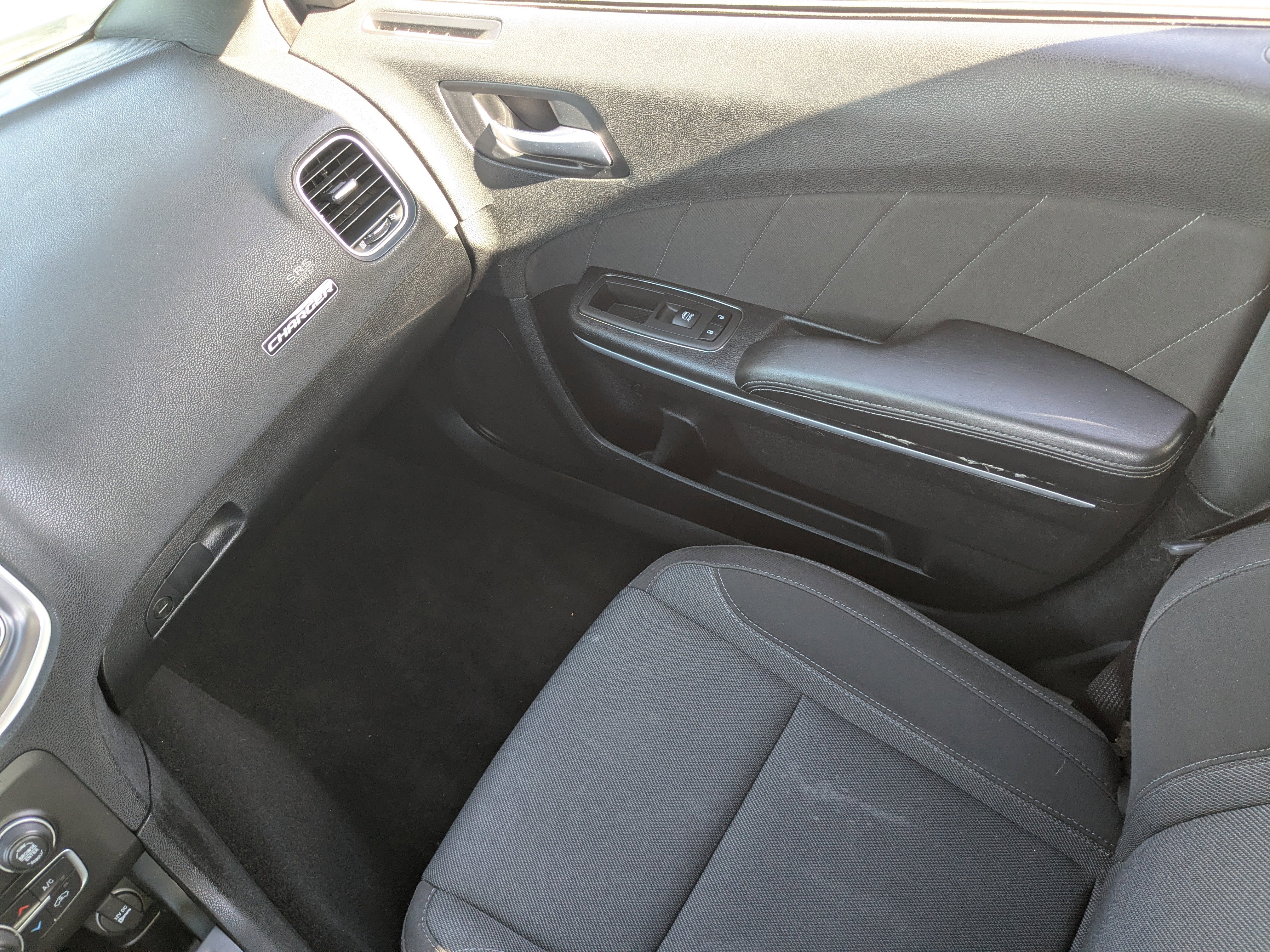 Used 2021 Dodge Charger SXT image 17