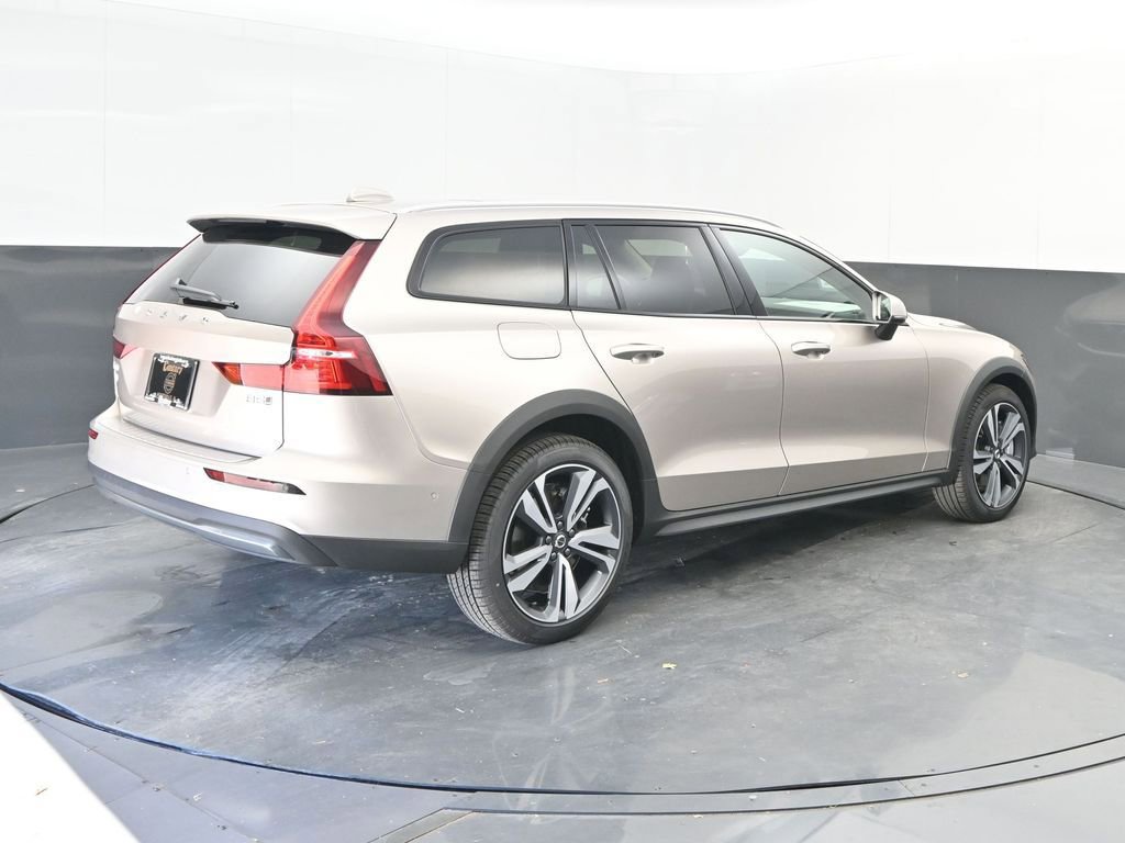 New 2026 Volvo V60 B5 Cross Country Plus w/ Protection Package Premier image 7