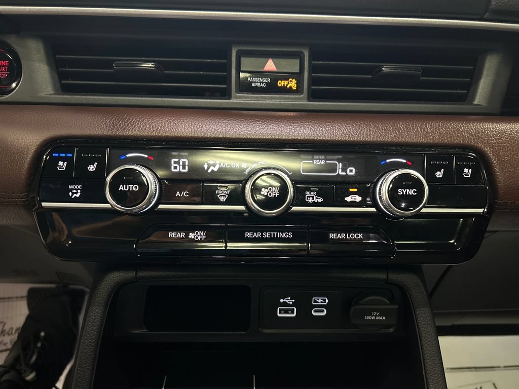 Used 2025 Honda Pilot Elite image 17