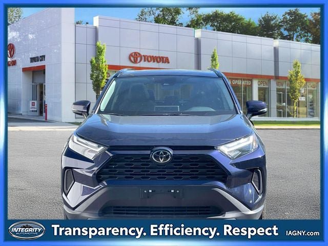 Used 2022 Toyota RAV4 XLE w/ Convenience Package AWD/4WD image 2