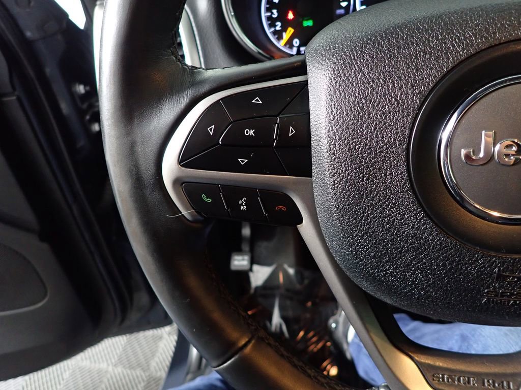 Used 2018 Jeep Grand Cherokee Altitude image 30