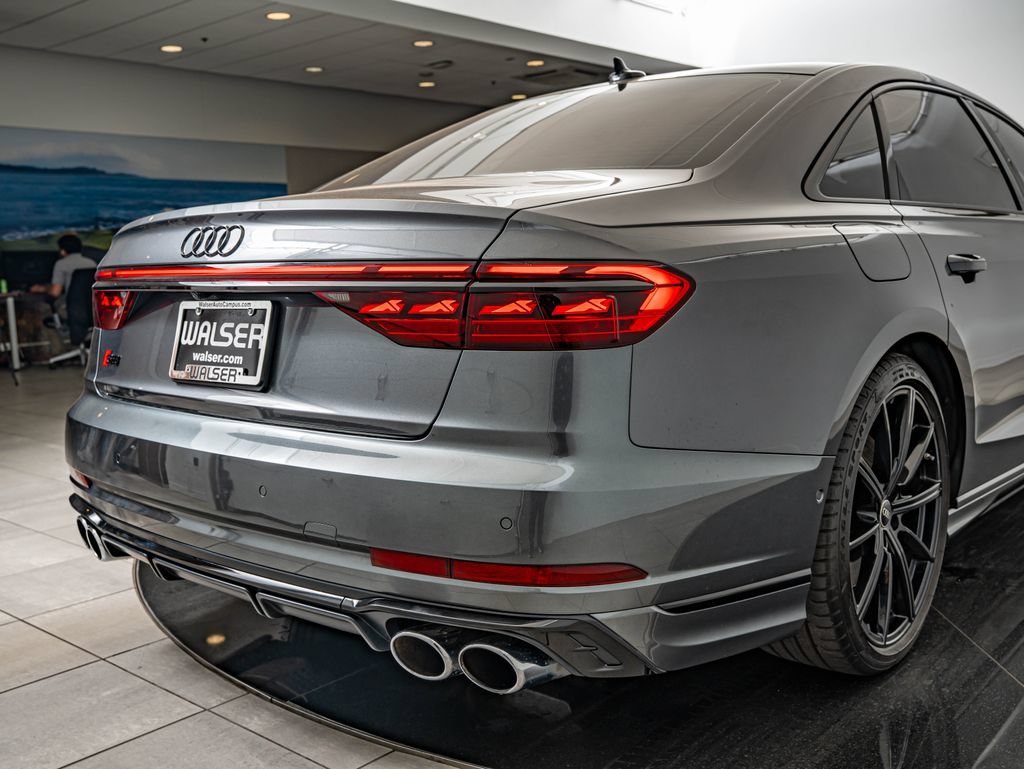 Used 2022 Audi S8 AWD/4WD image 16