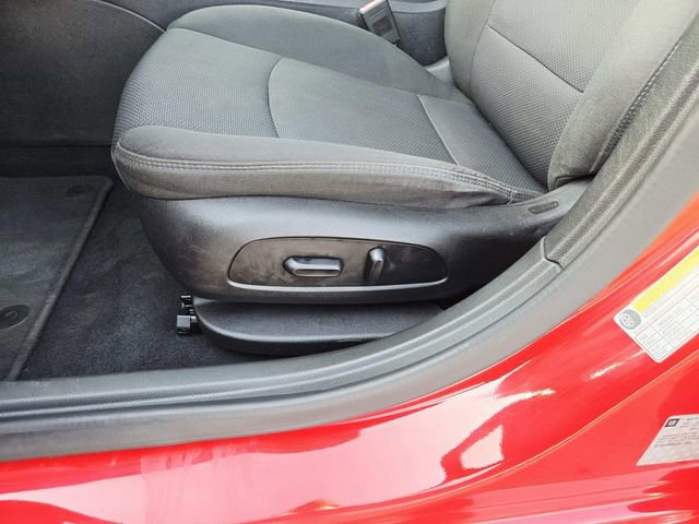 Used 2018 Chevrolet Cruze LT w/ Convenience Package image 32