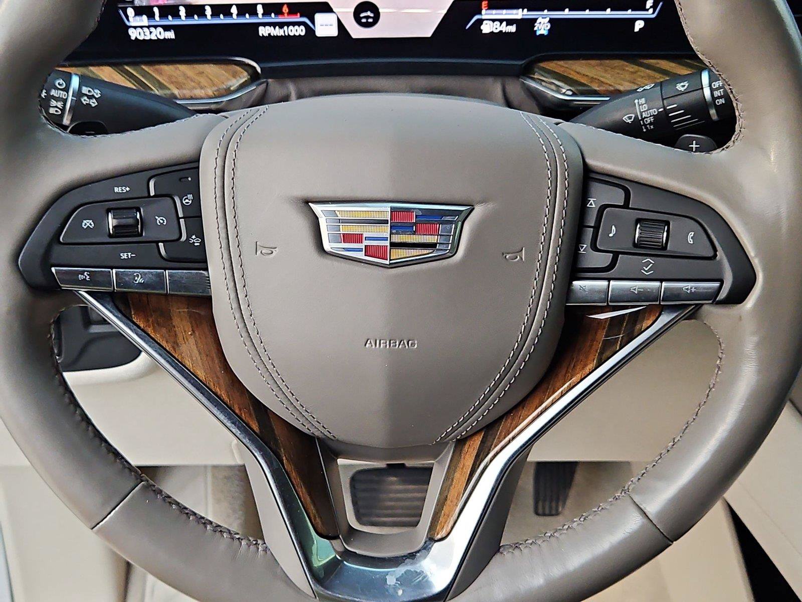 Used 2022 Cadillac Escalade ESV Premium Luxury Platinum AWD/4WD image 17
